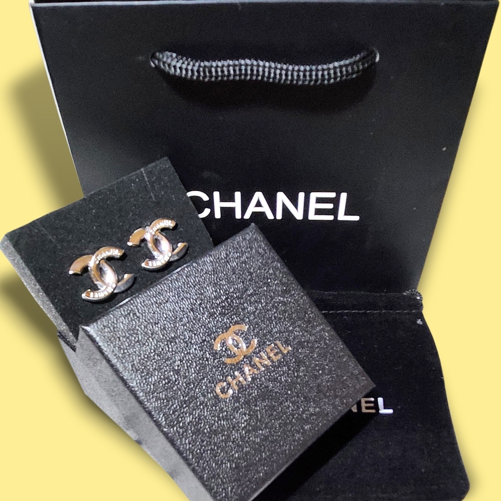 Interlocking C Logo Silver Earrings - image 3